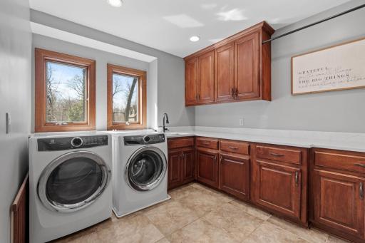 56-web-or-mls-25665 W Comfort Dr Interior-44.jpg