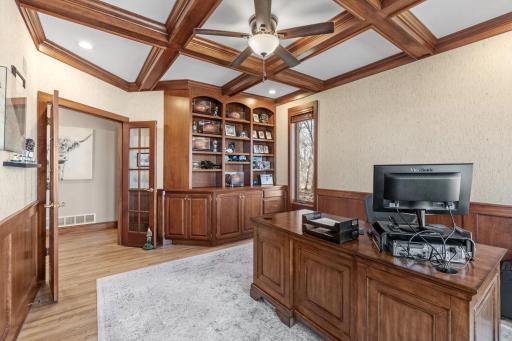 50-web-or-mls-25665 W Comfort Dr Interior-38.jpg