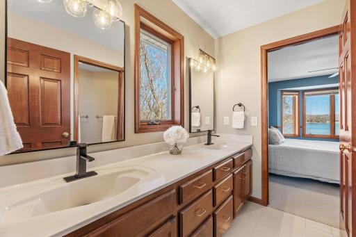 89-web-or-mls-25665 W Comfort Dr Interior-77.jpg