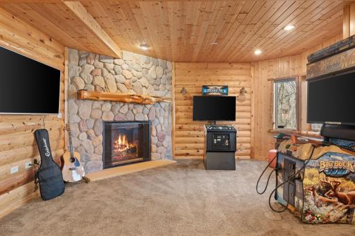 102-web-or-mls-25665 W Comfort Dr Interior-90.jpg
