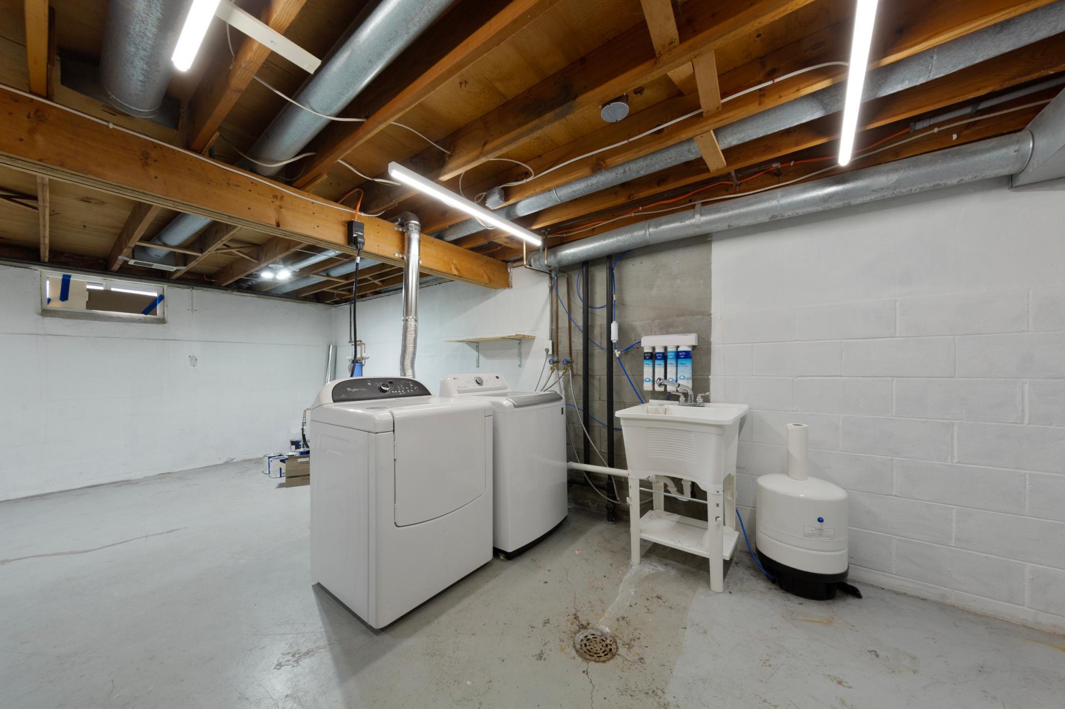 29 Laundry_lower.jpg