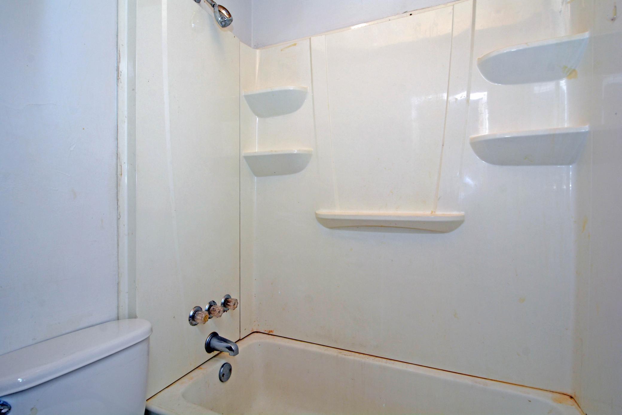 397 Burgess St 09.jpg