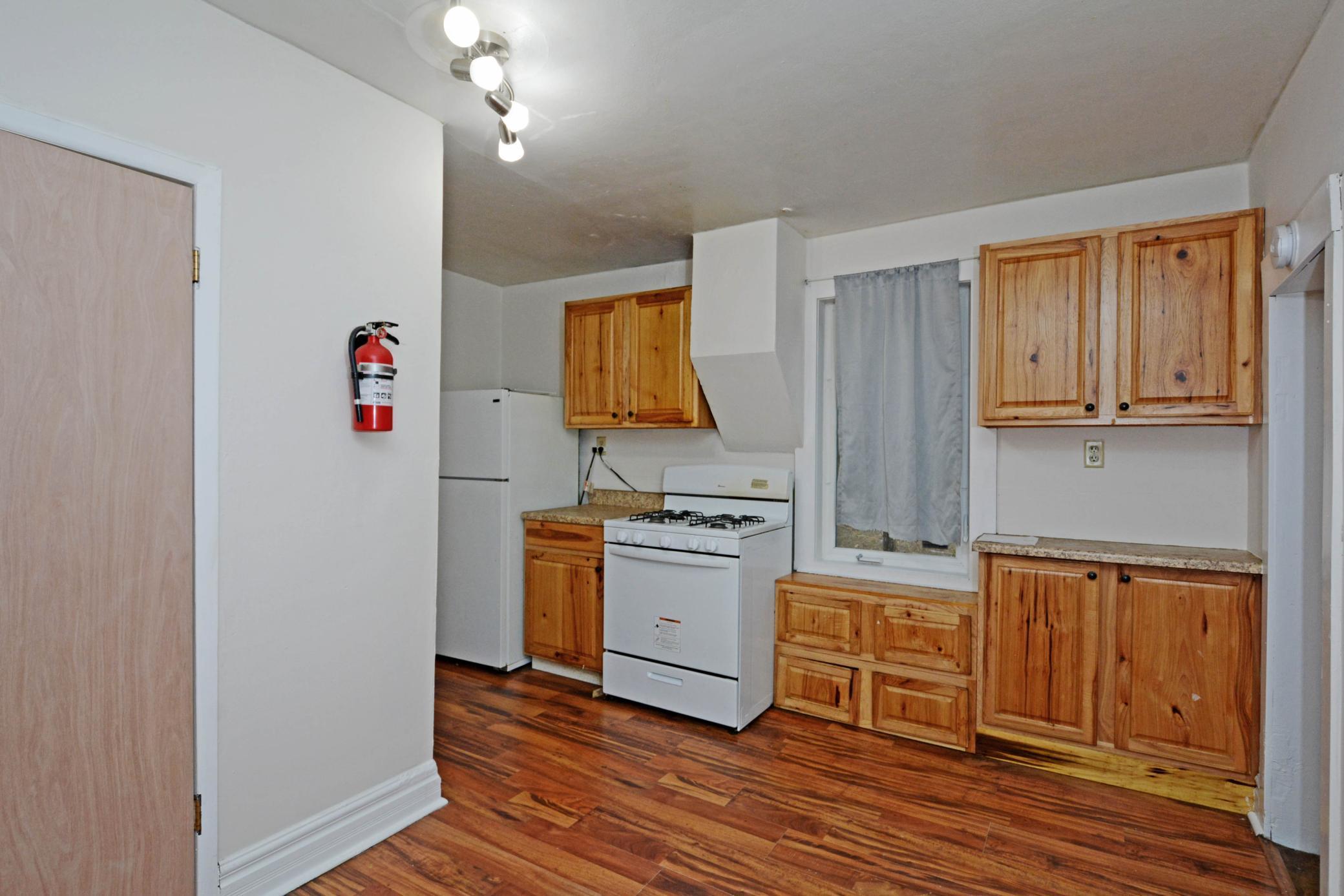 397 Burgess St 07.jpg