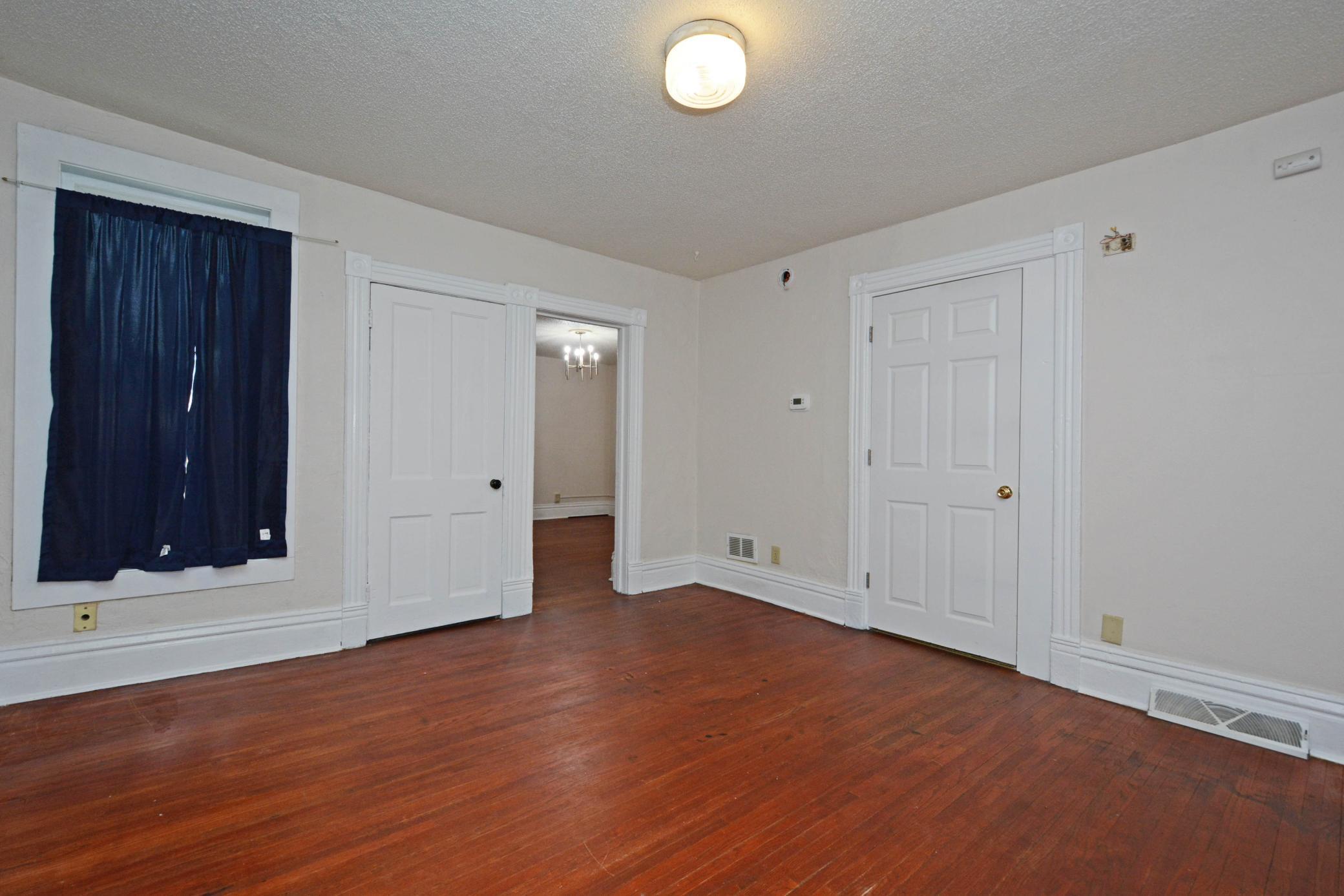 397 Burgess St 05.jpg