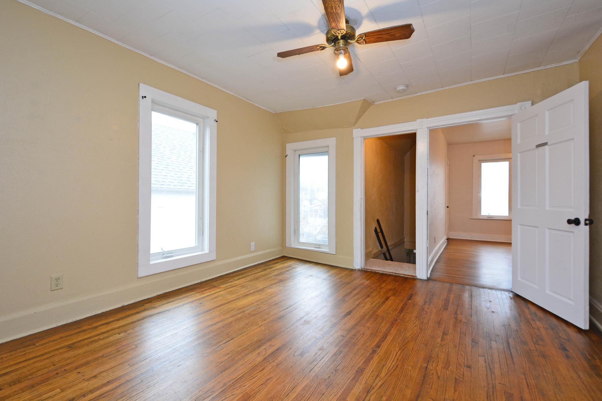 397 Burgess St 14.jpg