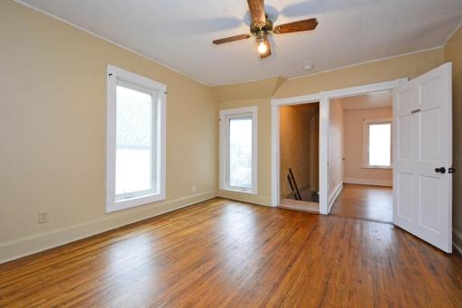 397 Burgess St 14.jpg