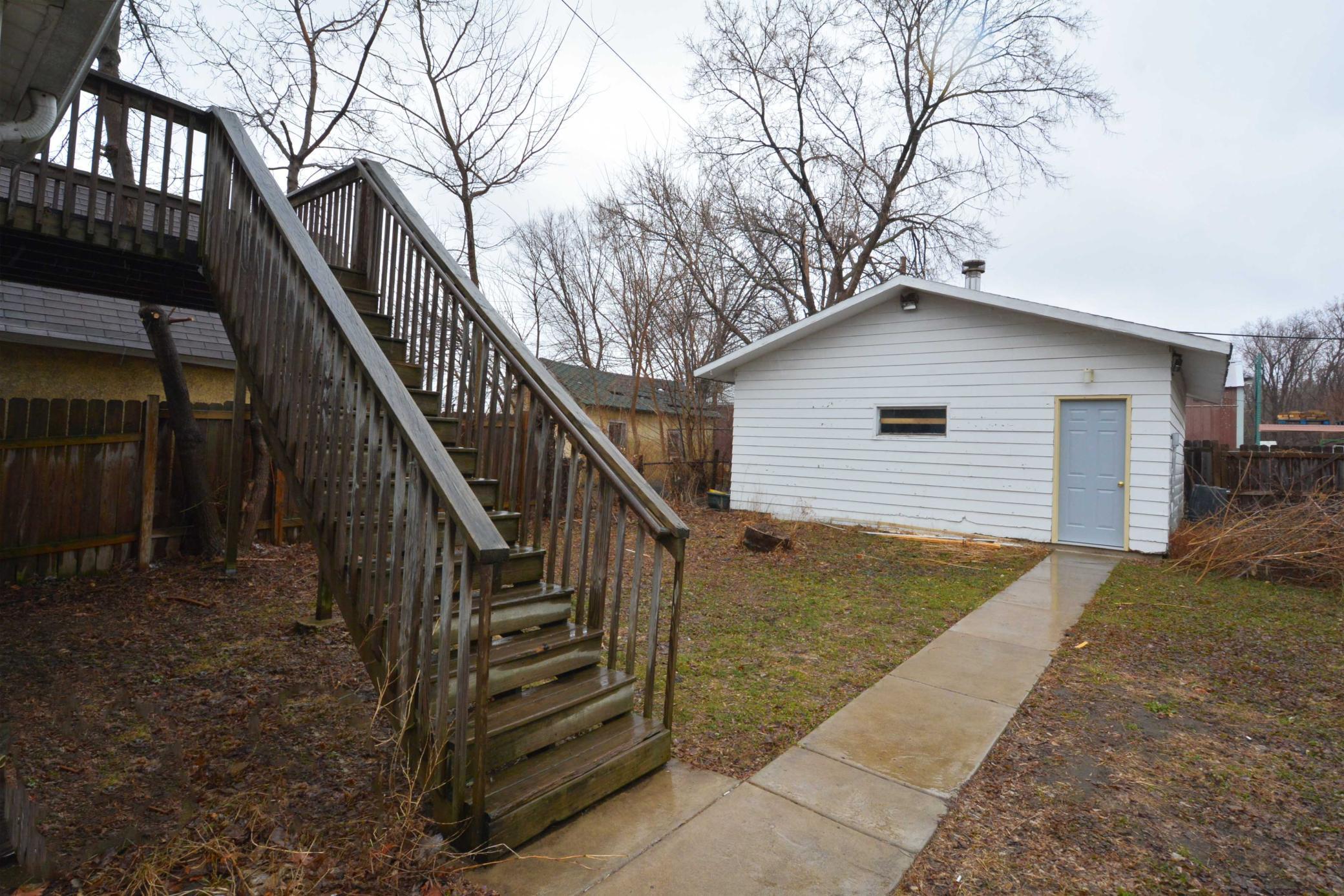 397 Burgess St 21.jpg