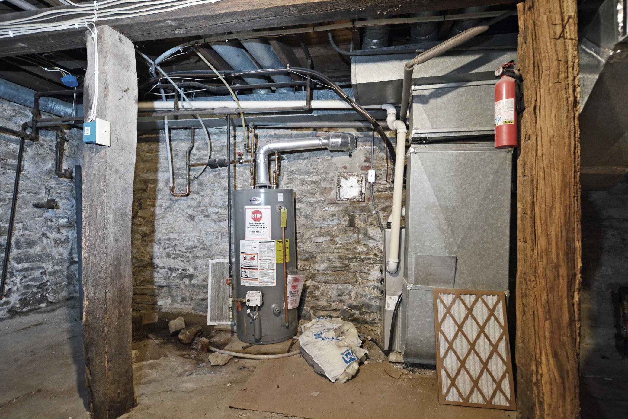 397 Burgess St 31.jpg