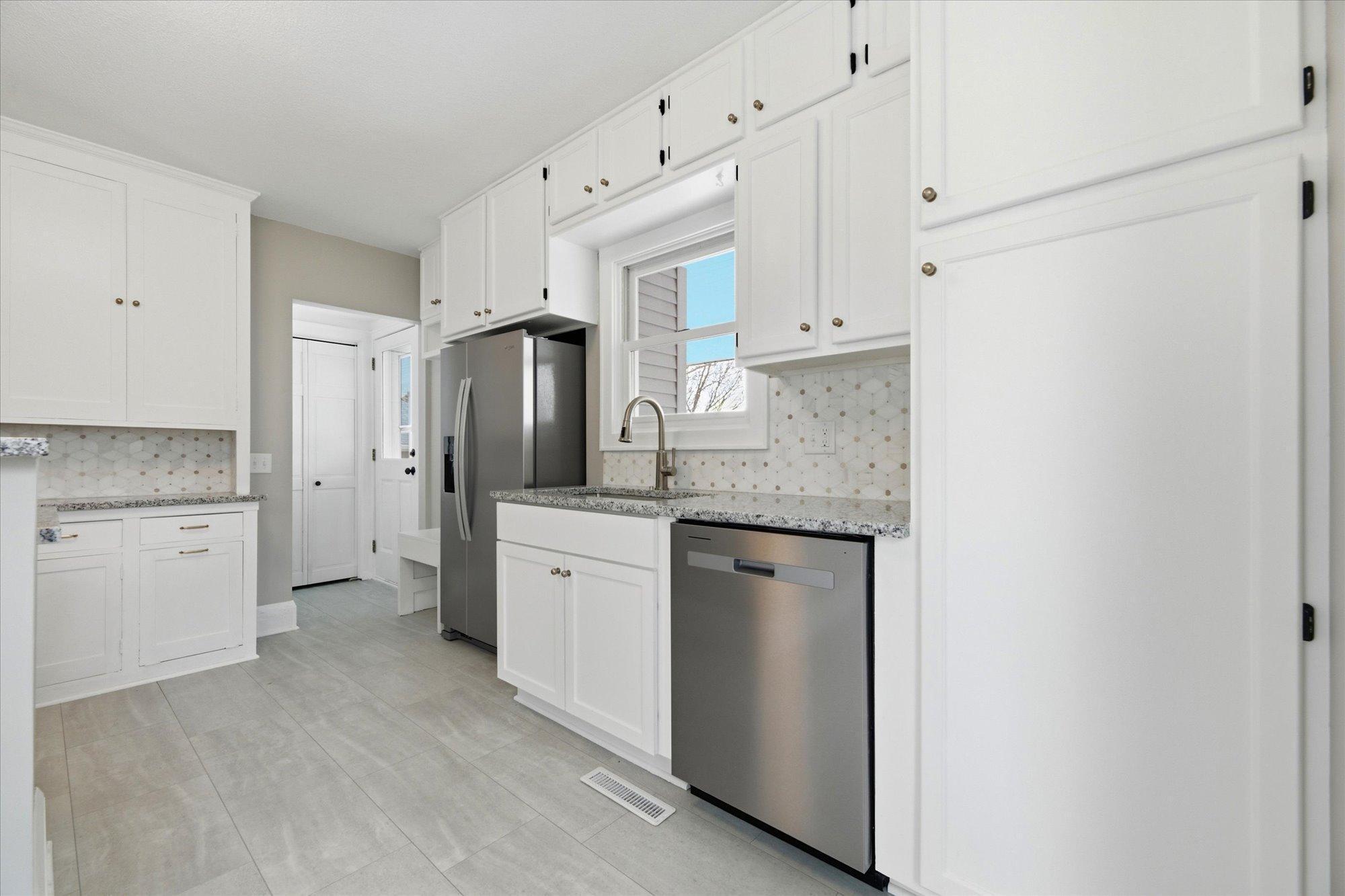 16-6625 Sioux Trail Rockford MN_12.jpg