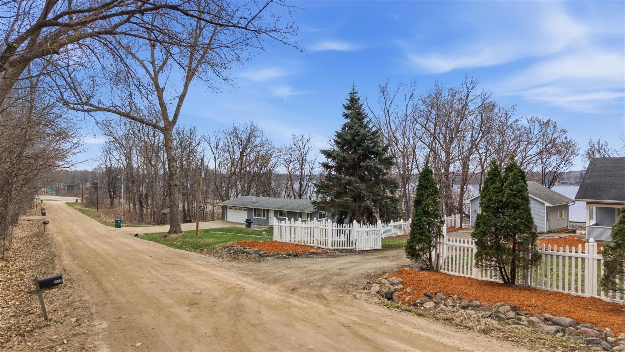 05-6625 Sioux Trail Rockford MN_03.jpg