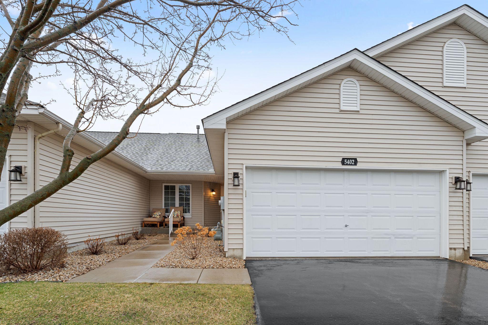 Easy one-level living in this clean, move-in ready home!