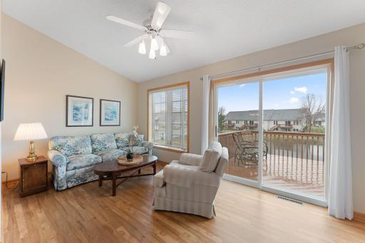 Cheerful sunroom - Sure to become a favorite place to start the day!