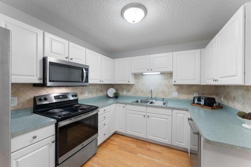 5402 Deerfield Circle SE, Prior Lake, MN 55372