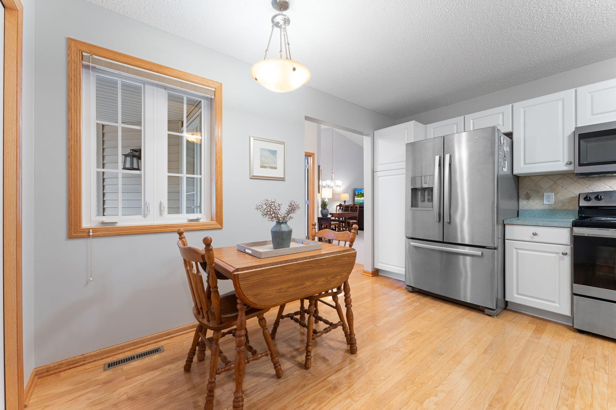 An inviting eat-in space in the kitchen