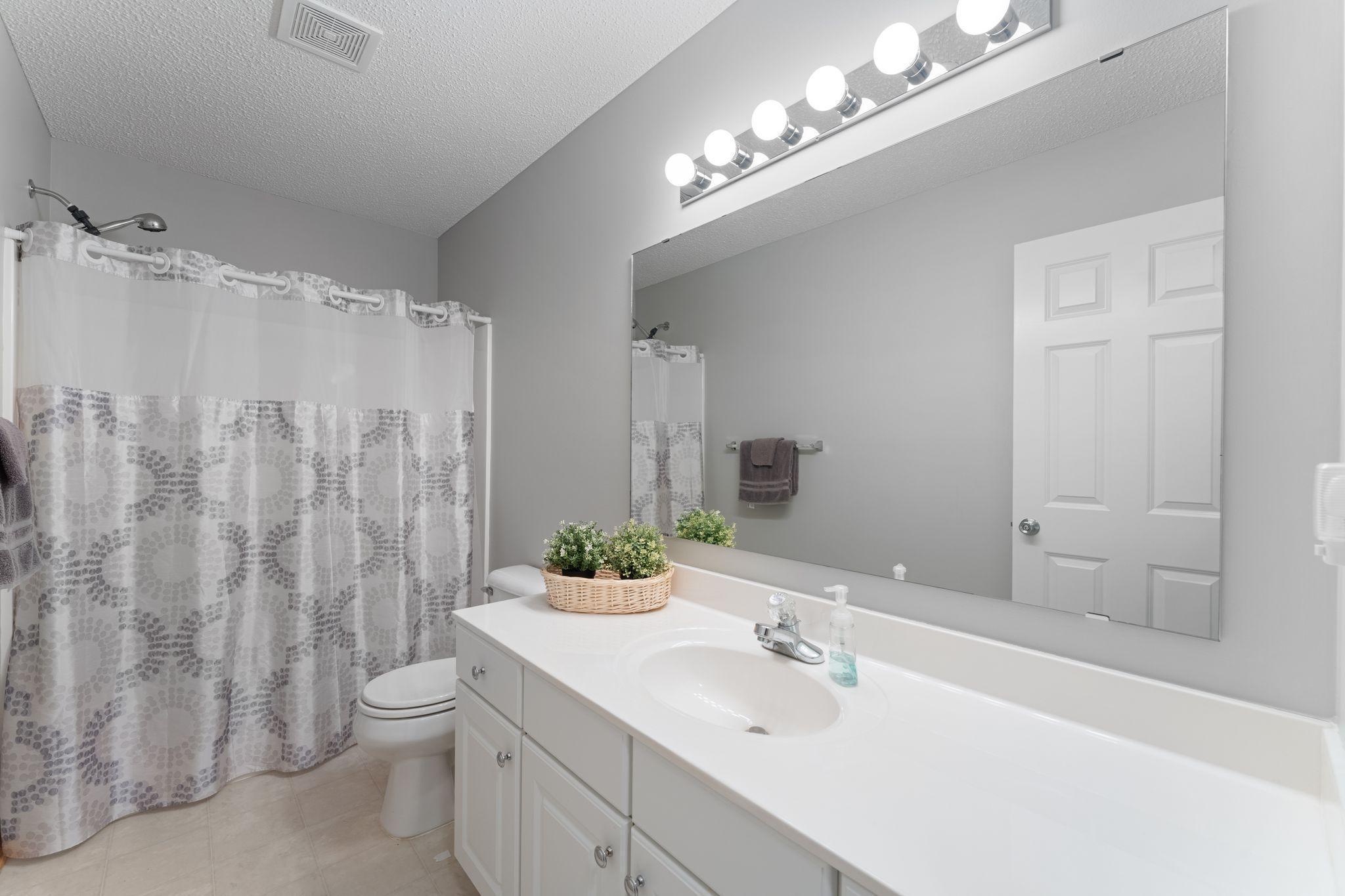 Full lower level bath