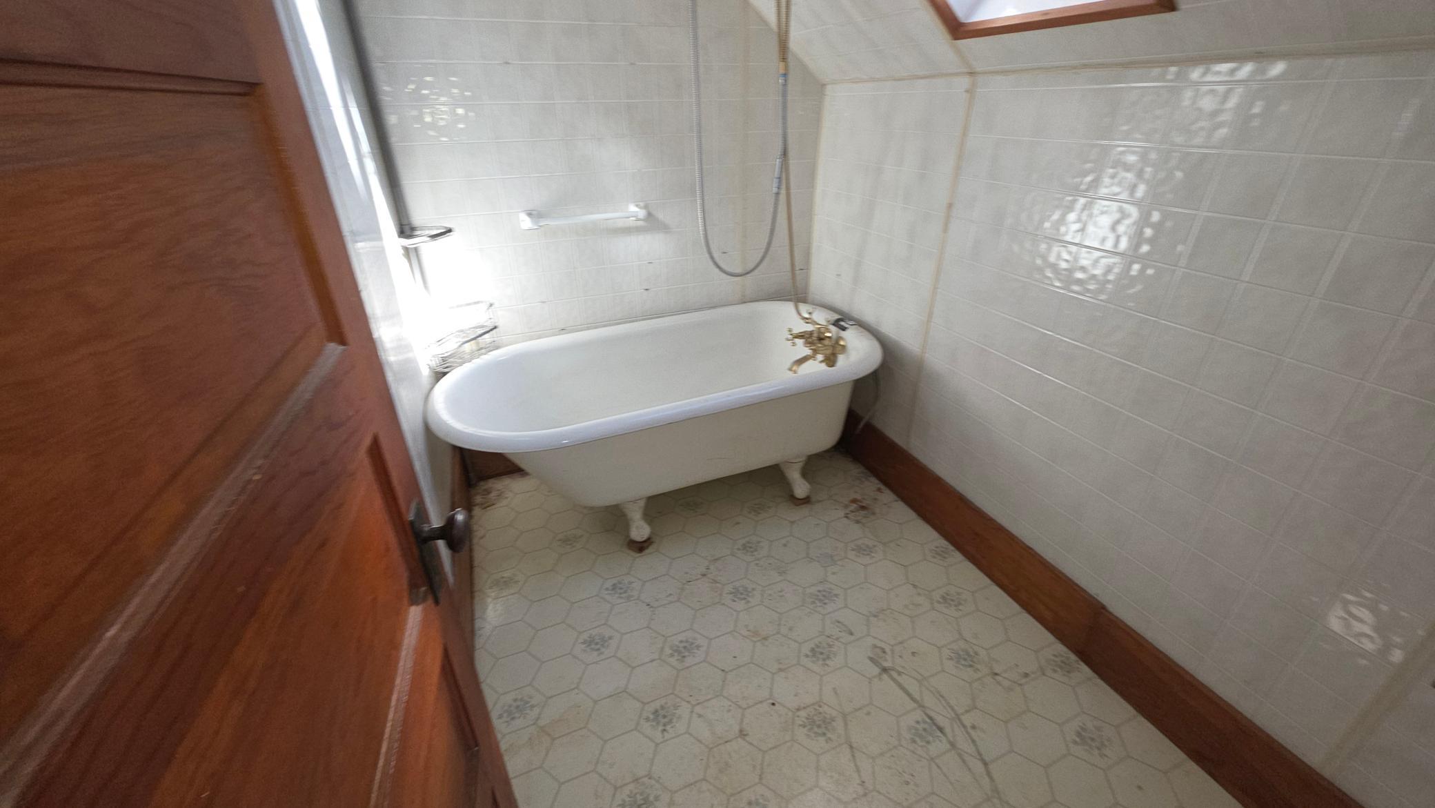 UPPER BATH VIEW 2.jpg