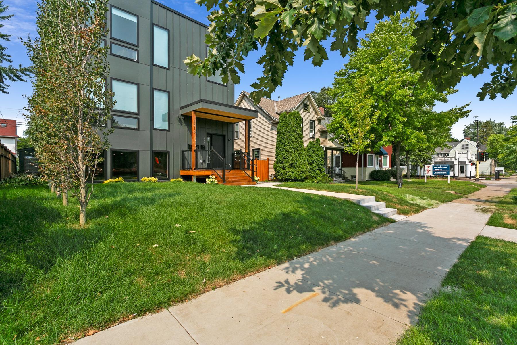 3310 Lyndale Ave S Unit 1 Minneapolis MN_0004.jpg