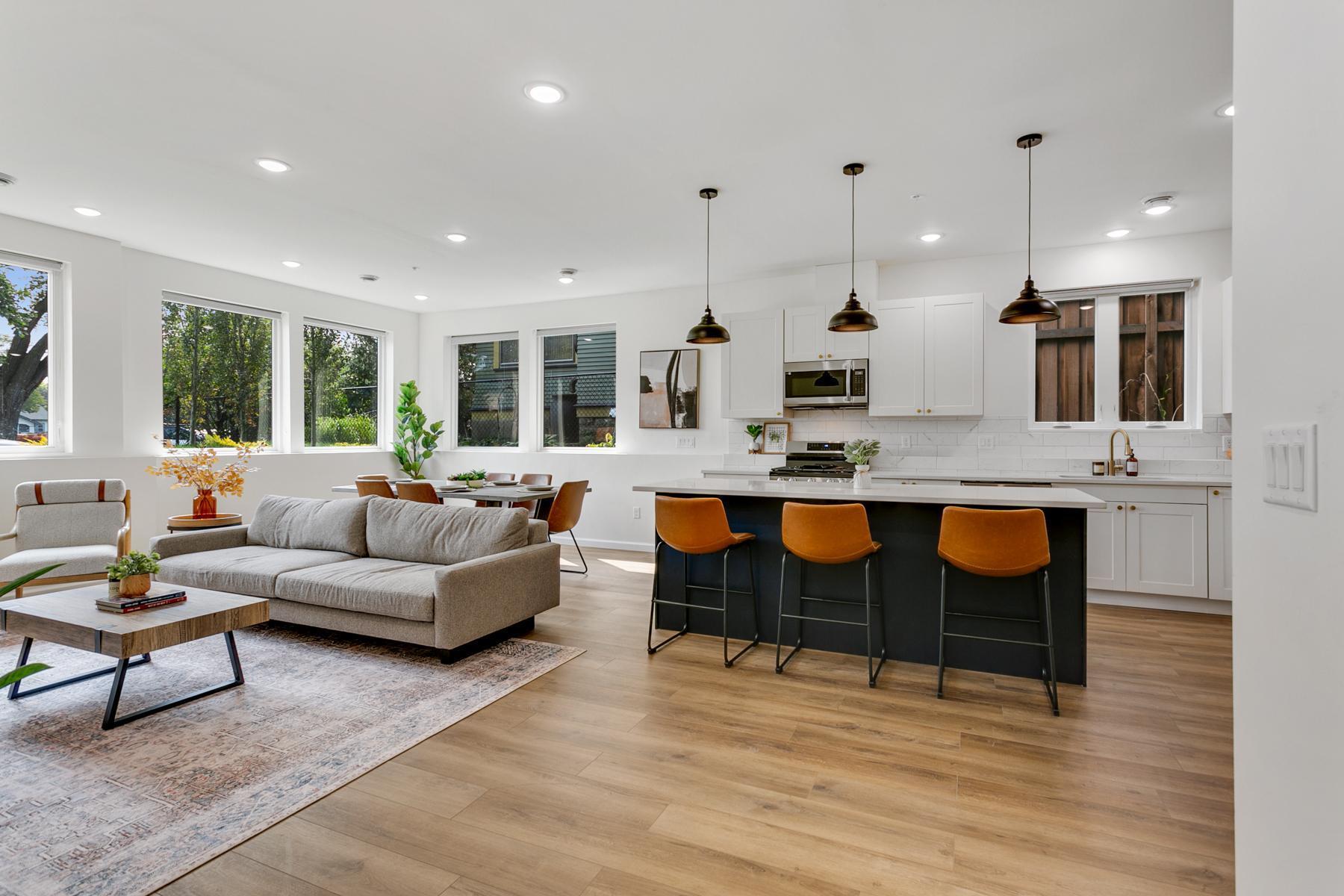 3310 Lyndale Ave S Unit 1 Minneapolis MN_0013.jpg