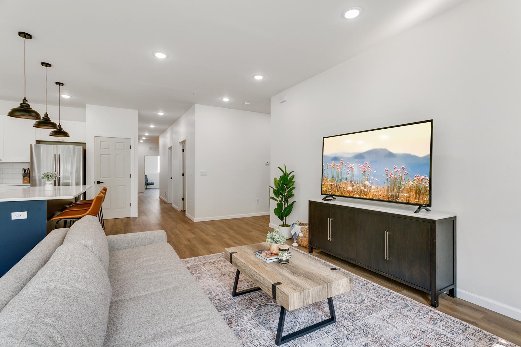 3310 Lyndale Ave S Unit 1 Minneapolis MN_0017.jpg