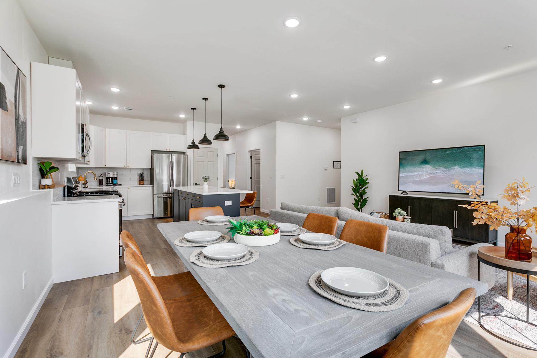 3310 Lyndale Ave S Unit 1 Minneapolis MN_0019.jpg