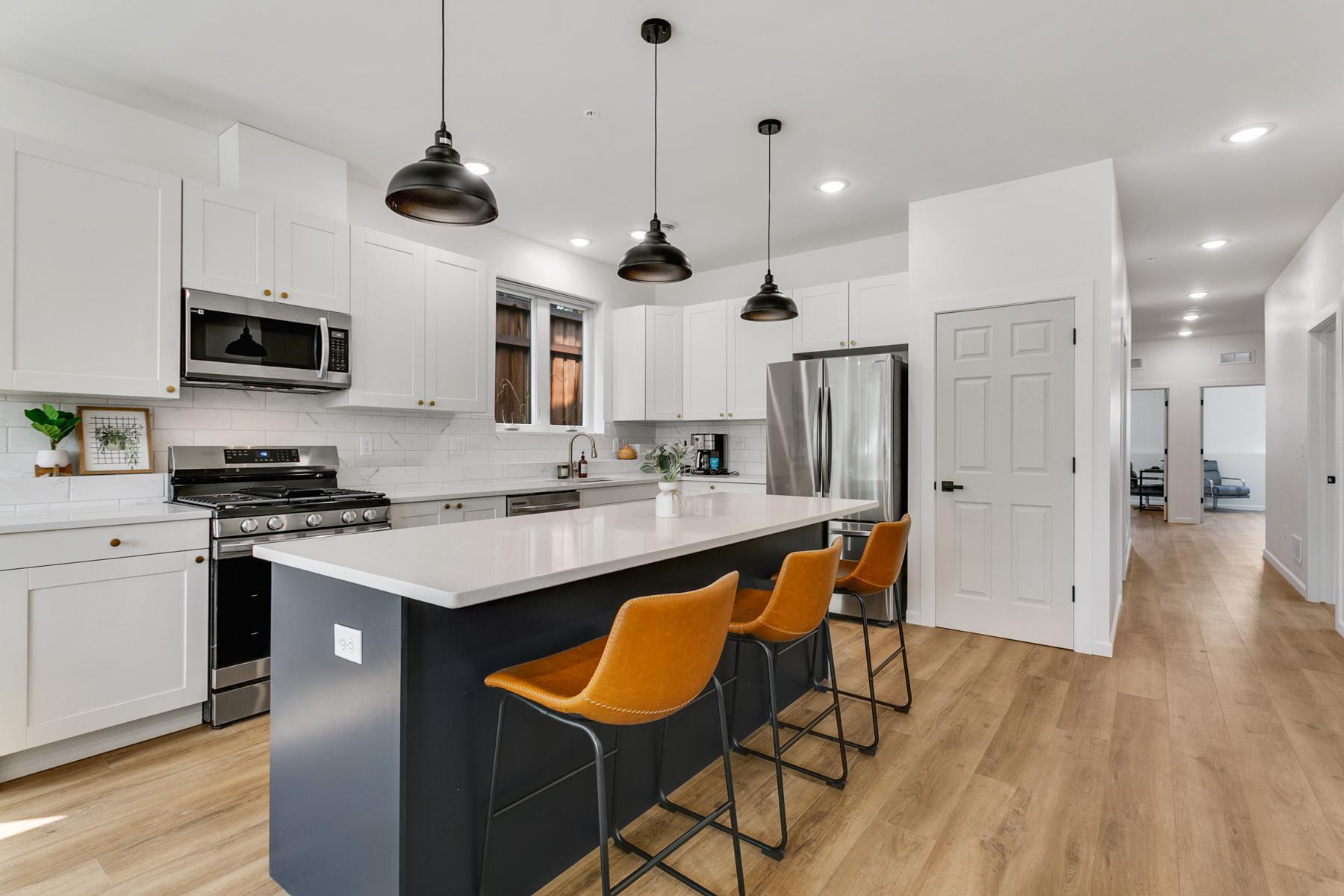 3310 Lyndale Ave S Unit 1 Minneapolis MN_0020.jpg