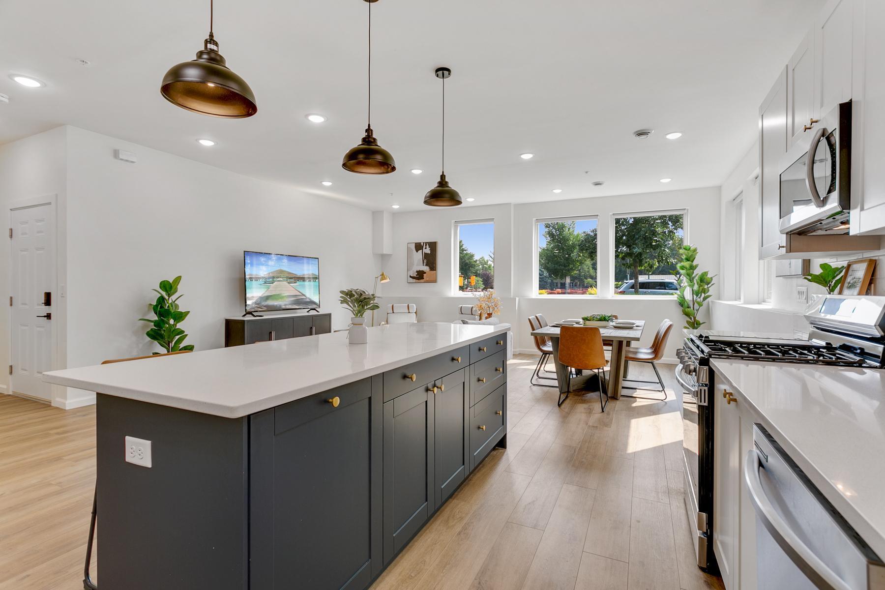 3310 Lyndale Ave S Unit 1 Minneapolis MN_0023.jpg