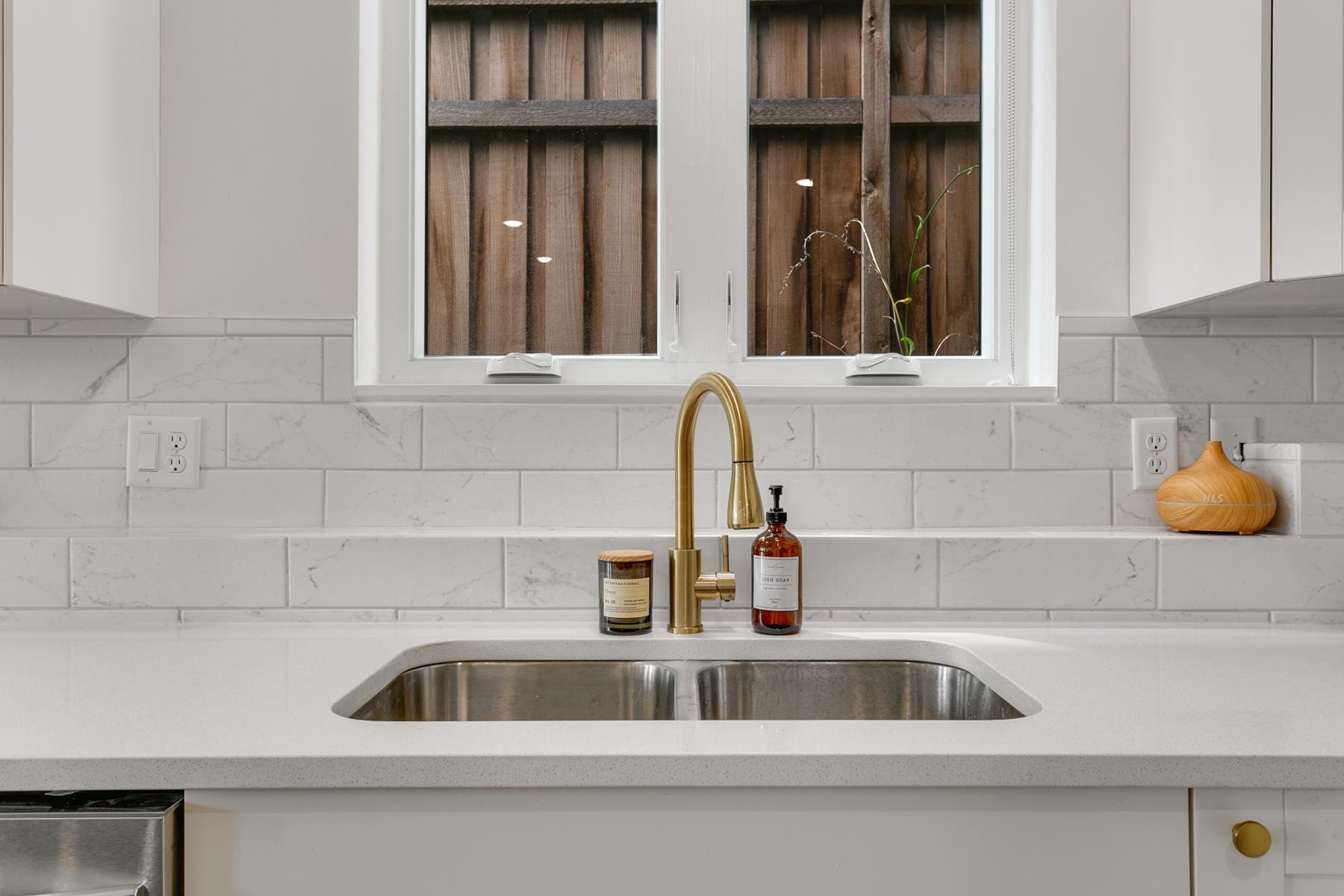 3310 Lyndale Ave S Unit 1 Minneapolis MN_0026.jpg