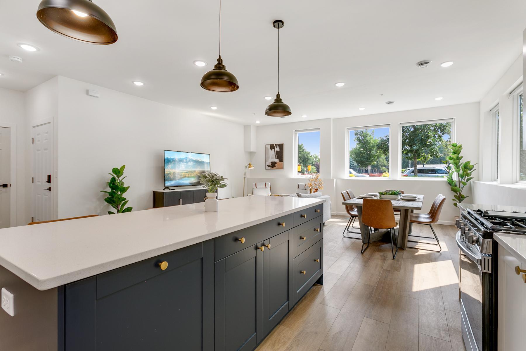 3310 Lyndale Ave S Unit 1 Minneapolis MN_0027.jpg