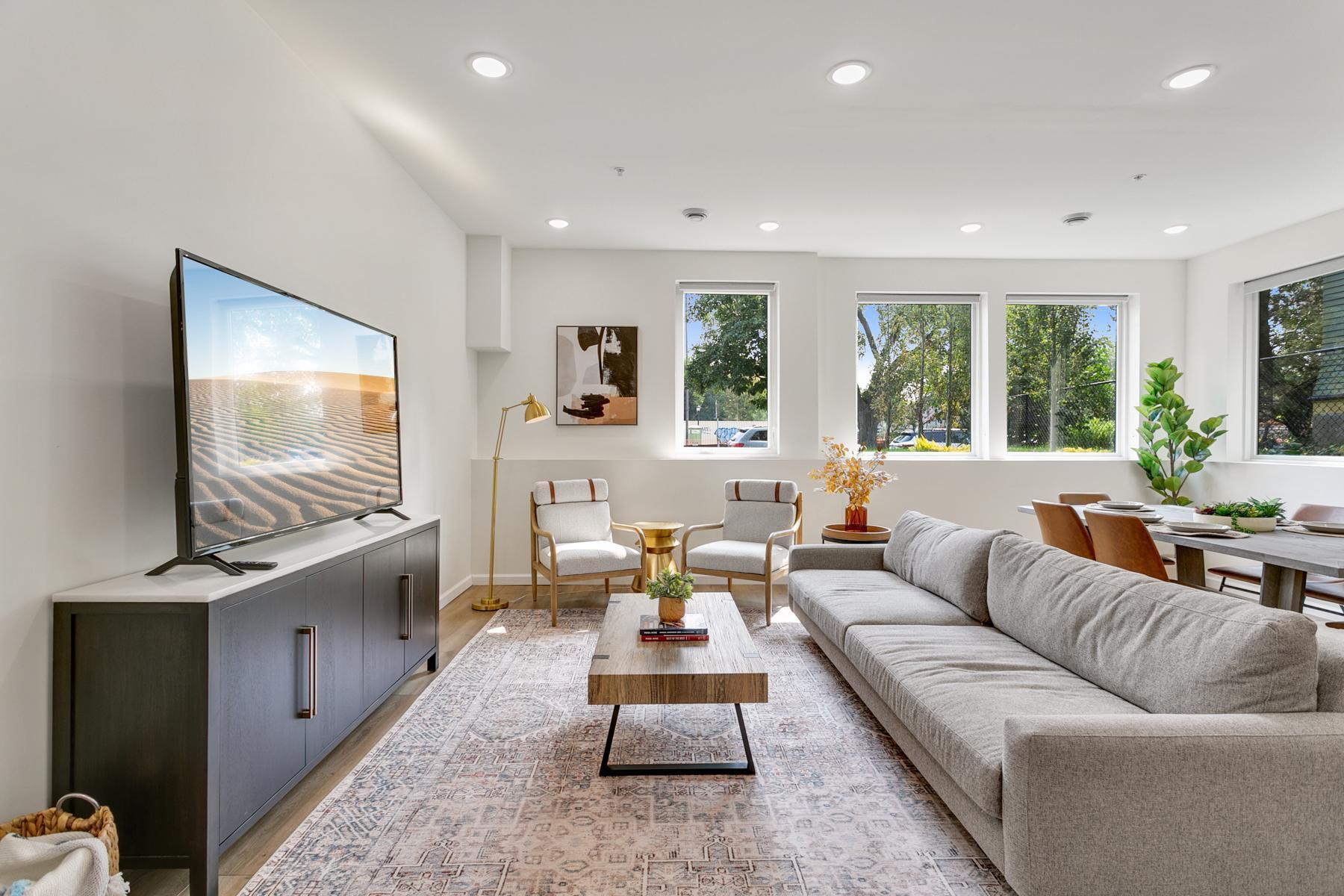 3310 Lyndale Ave S Unit 1 Minneapolis MN_0030.jpg