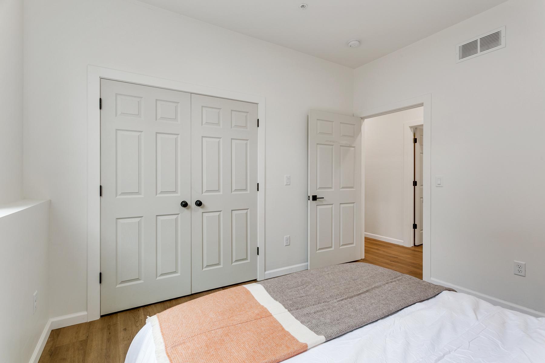 3310 Lyndale Ave S Unit 1 Minneapolis MN_0035.jpg