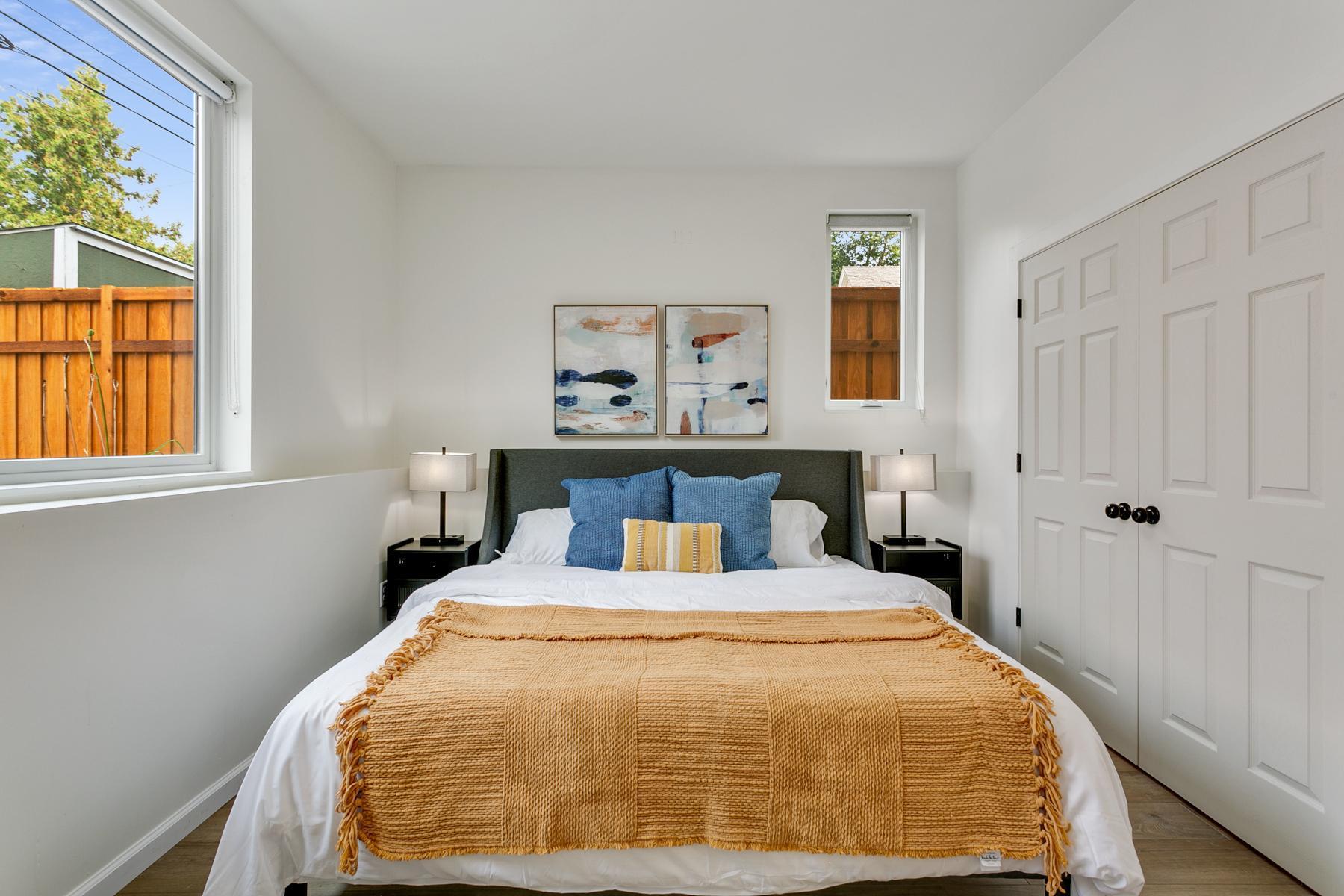 3310 Lyndale Ave S Unit 1 Minneapolis MN_0040.jpg