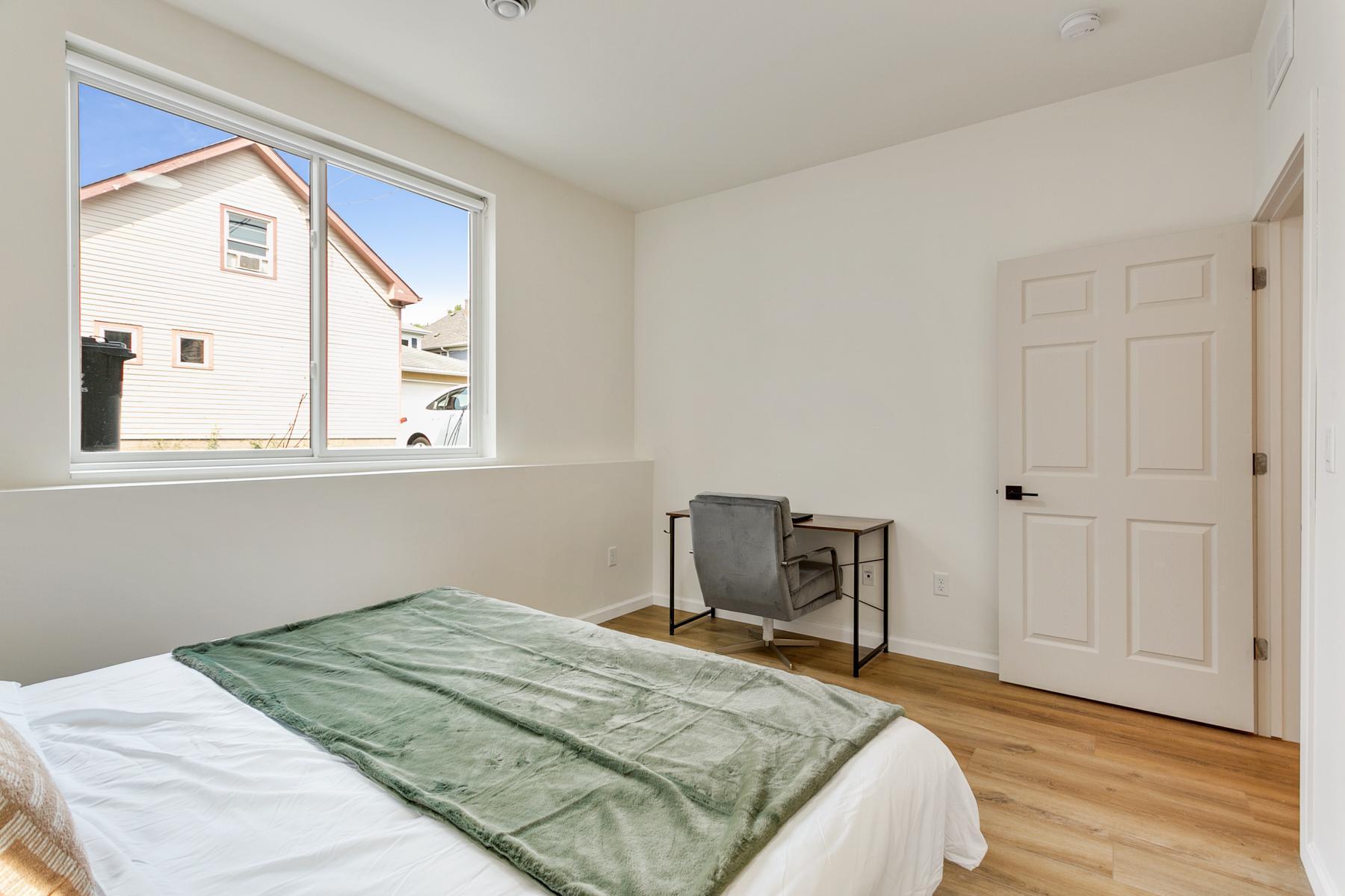 3310 Lyndale Ave S Unit 1 Minneapolis MN_0044.jpg