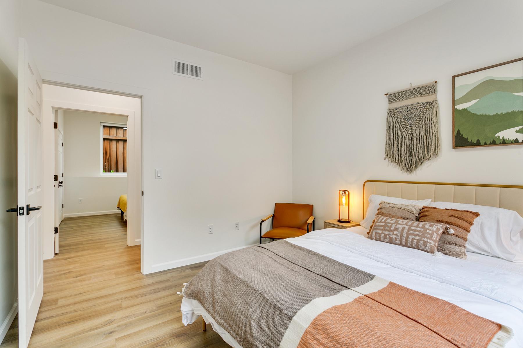 3310 Lyndale Ave S Unit 1 Minneapolis MN_0052.jpg