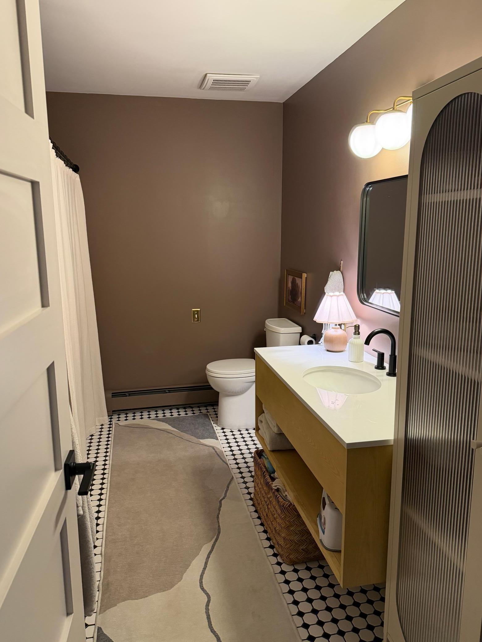 Main Floor Full Bath