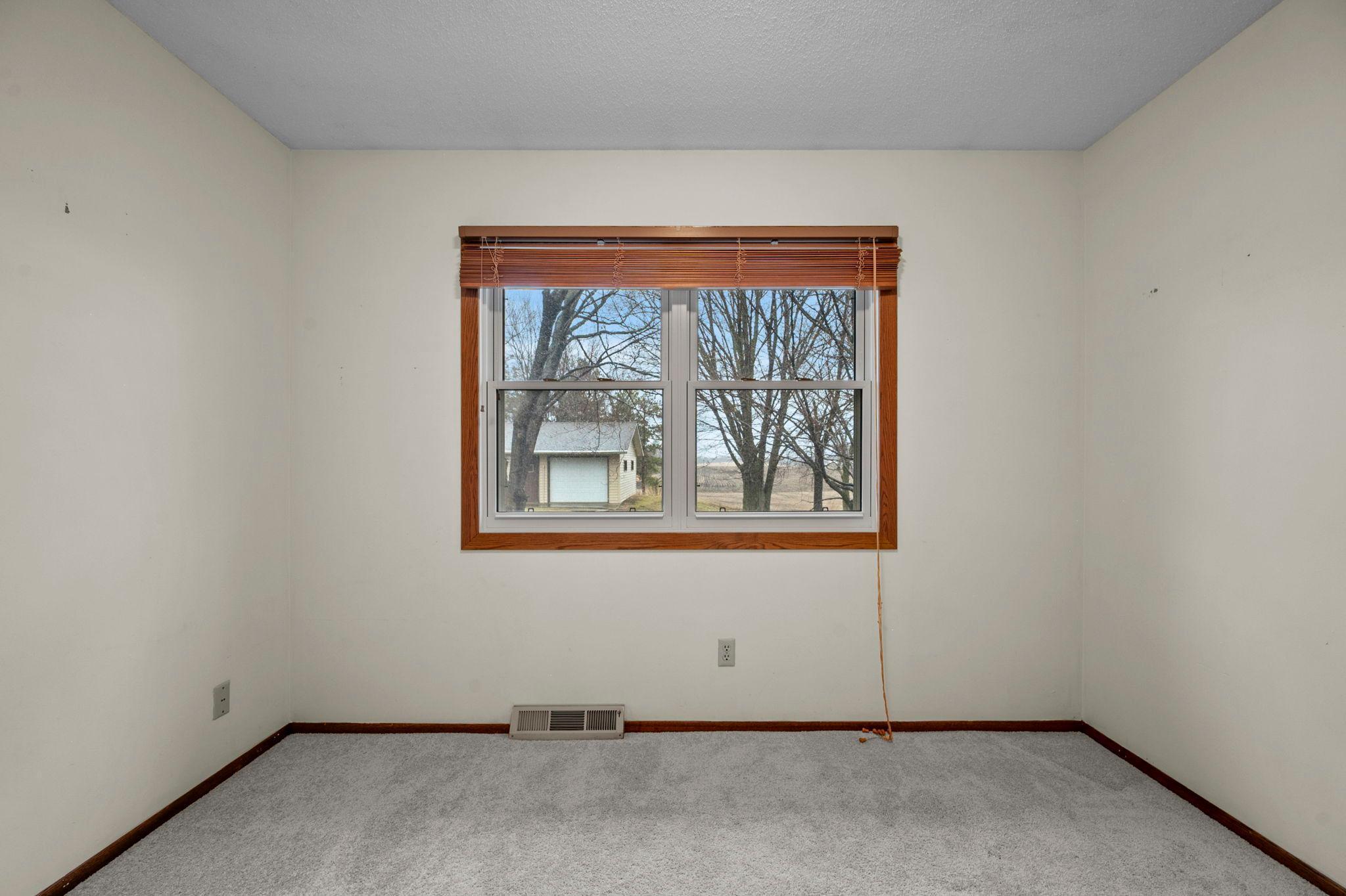 45-web-or-mls-3761 W 230th St-219.jpg