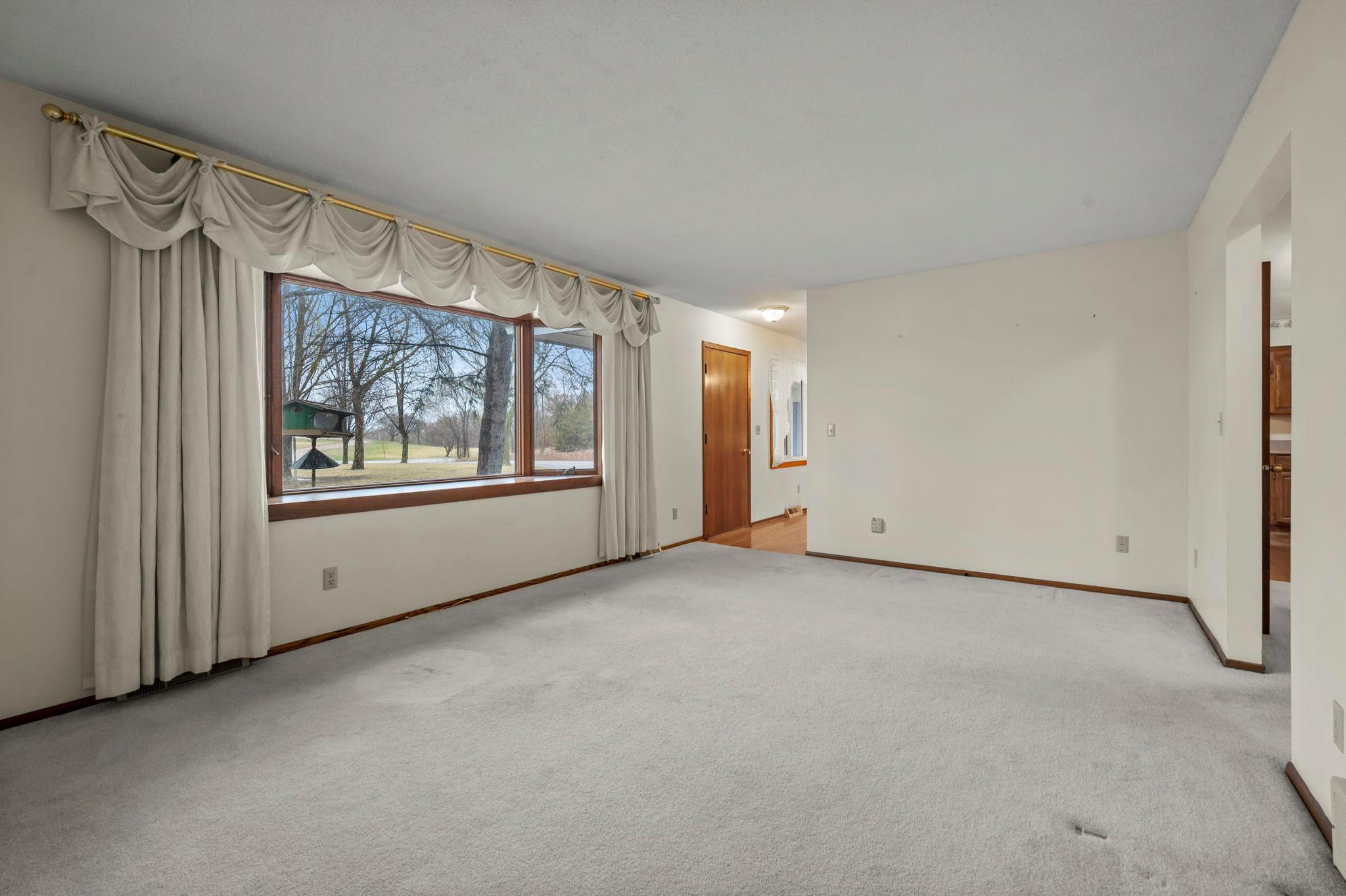 31-web-or-mls-3761 W 230th St-140.jpg