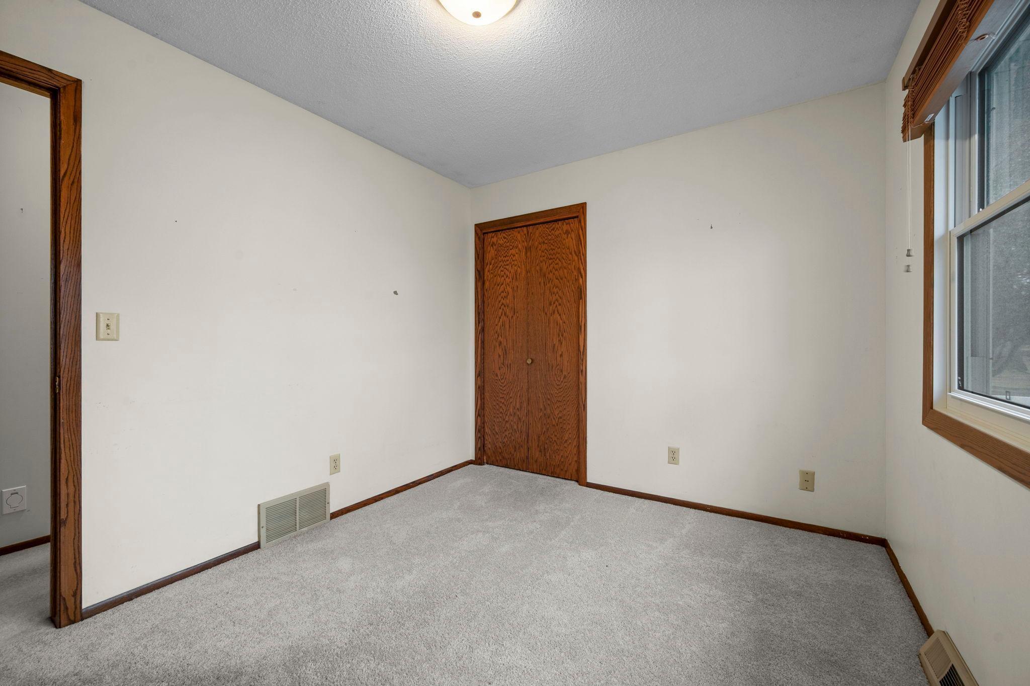 47-web-or-mls-3761 W 230th St-224.jpg