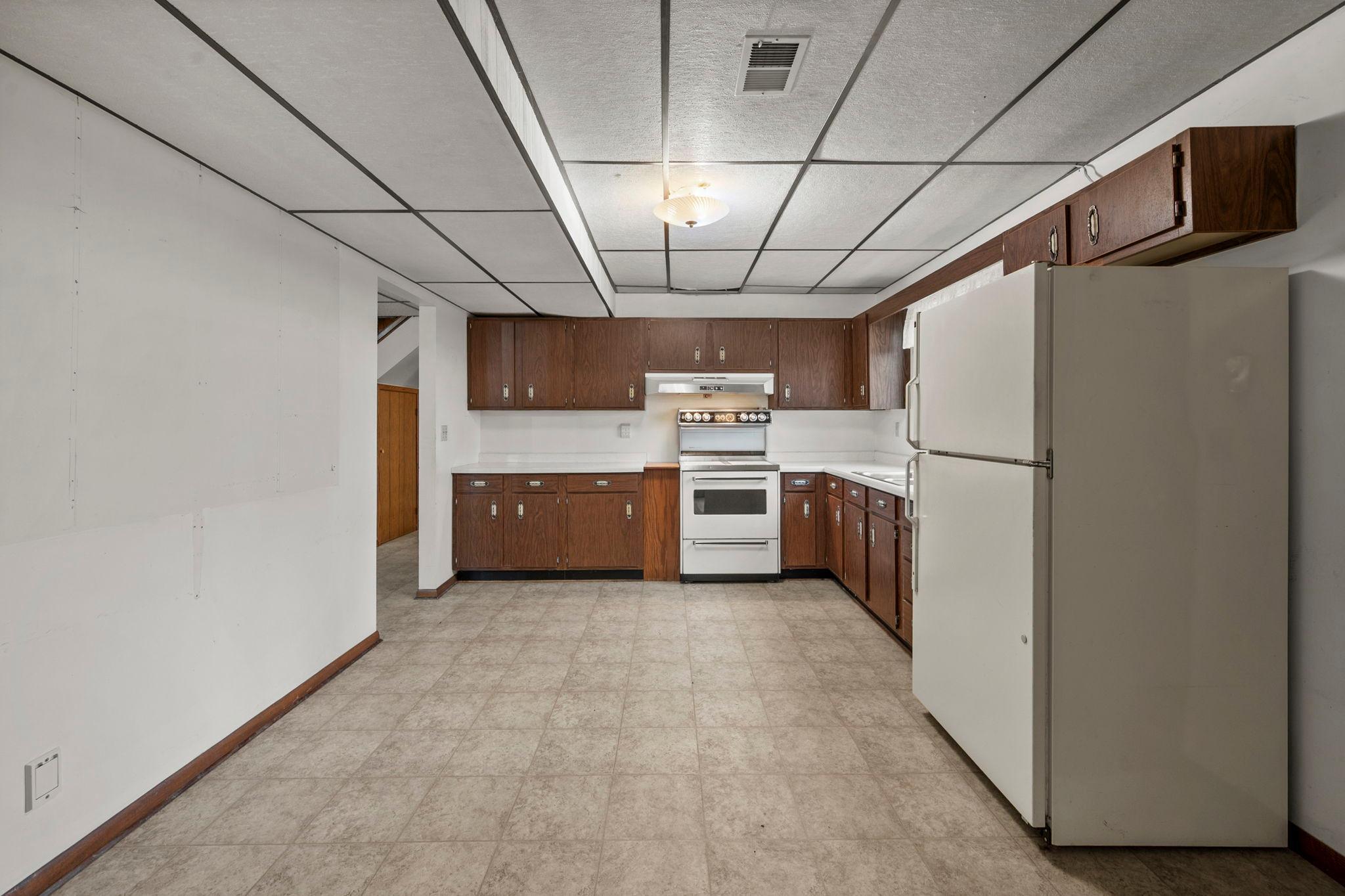 62-web-or-mls-3761 W 230th St-64.jpg