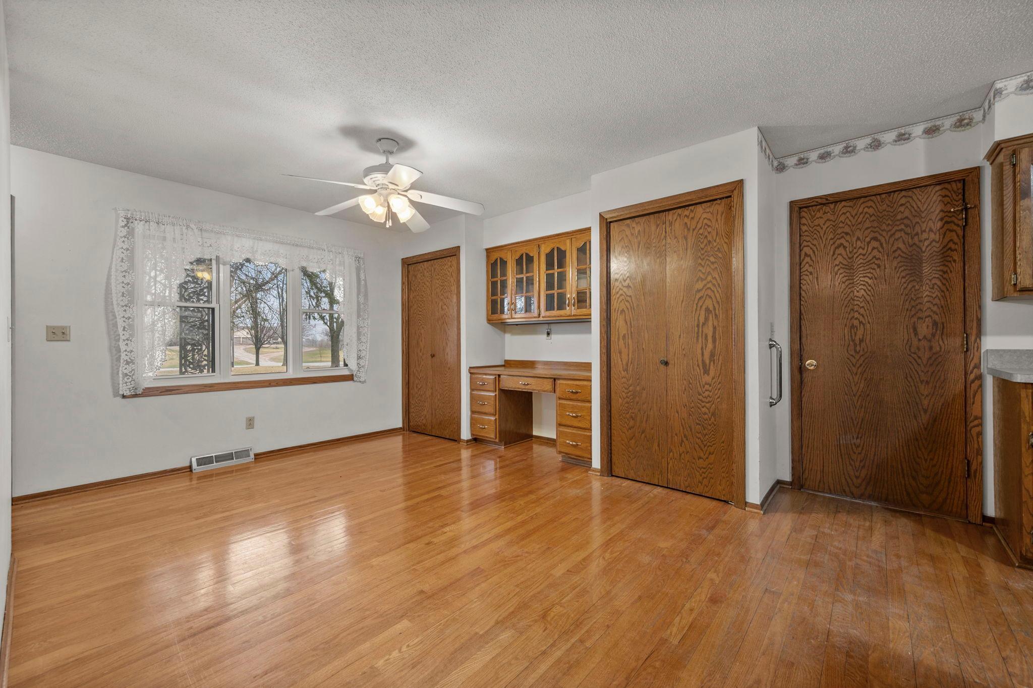 39-web-or-mls-3761 W 230th St-173.jpg