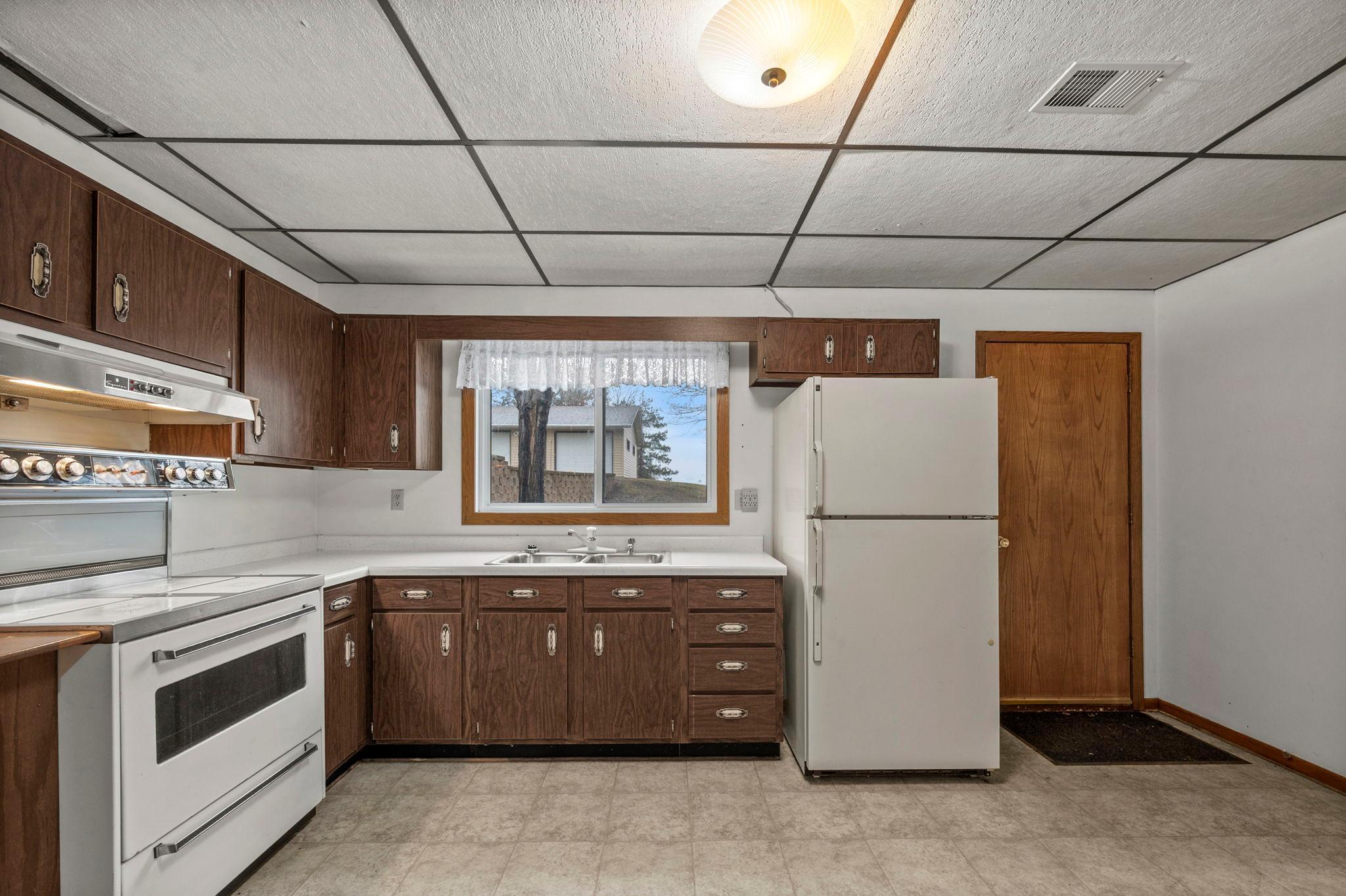 64-web-or-mls-3761 W 230th St-74.jpg