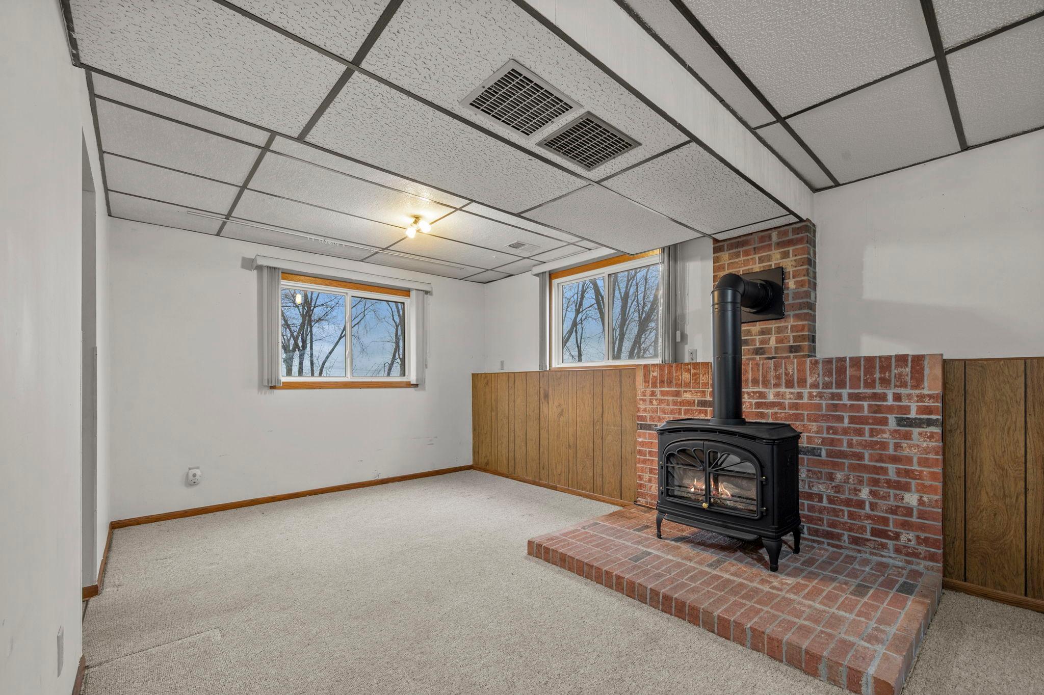 59-web-or-mls-3761 W 230th St-49.jpg