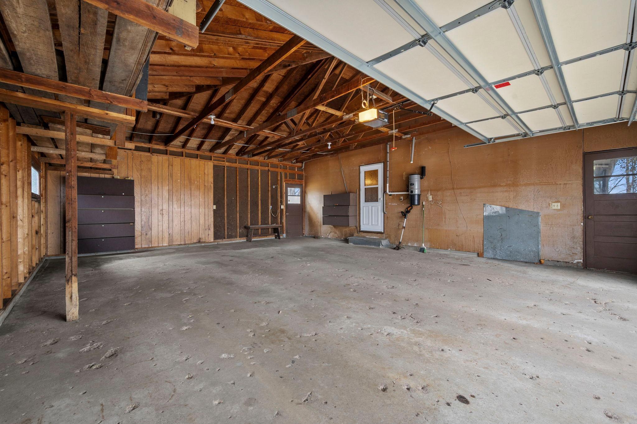 73-web-or-mls-3761 W 230th St-236.jpg