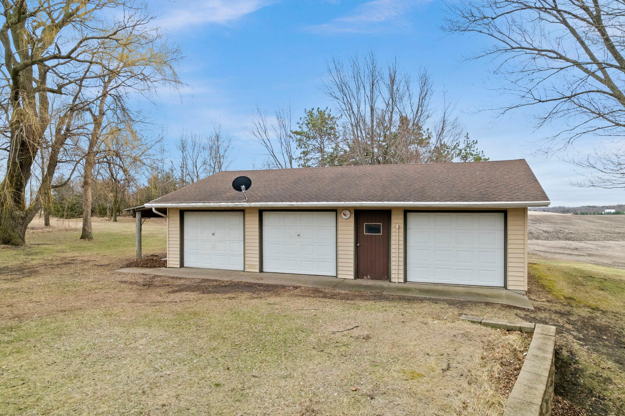 92-web-or-mls-3761 230th St W-175.jpg