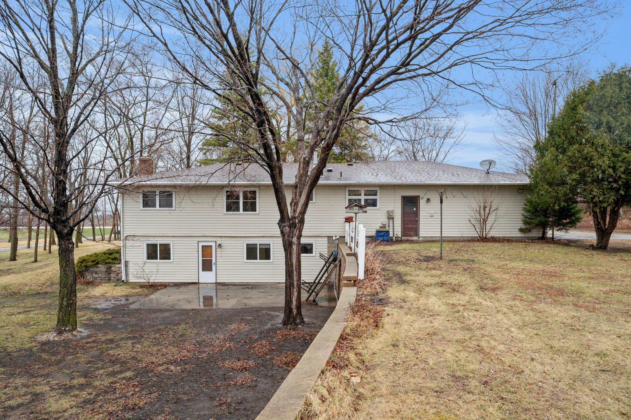 18-web-or-mls-3761 W 230th St-6.jpg