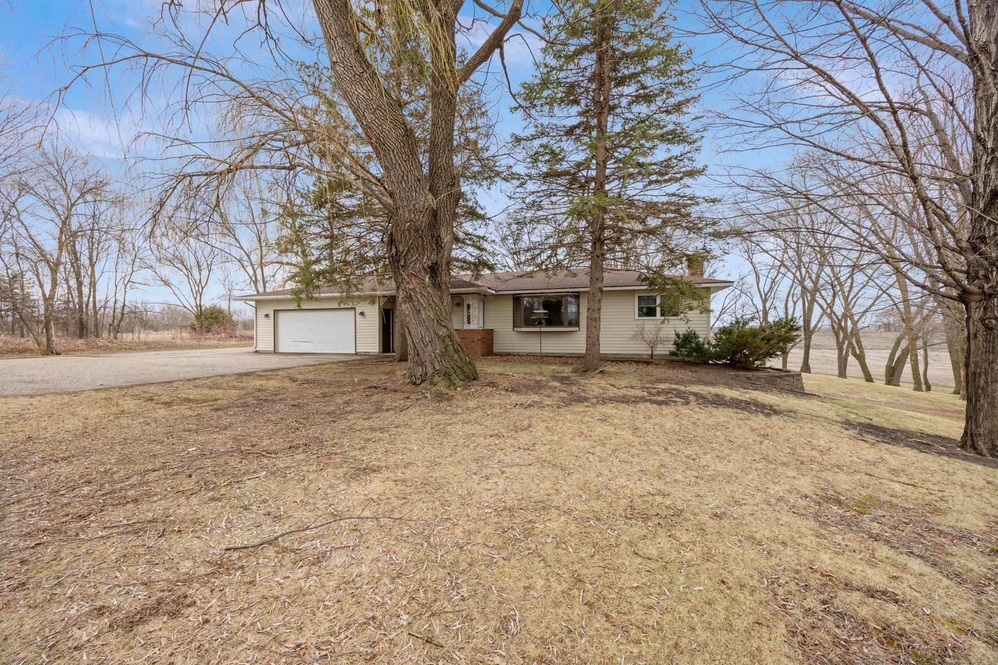 22-web-or-mls-3761 230th St W-29.jpg