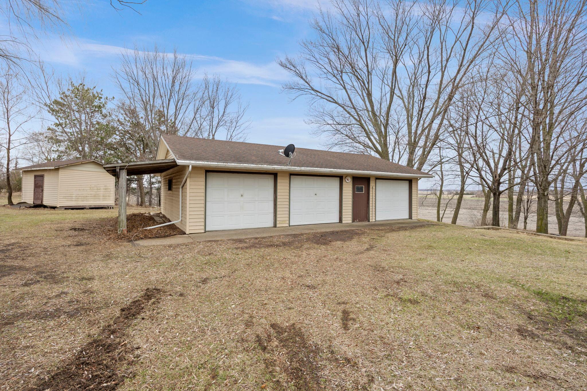 90-web-or-mls-3761 230th St W-59.jpg