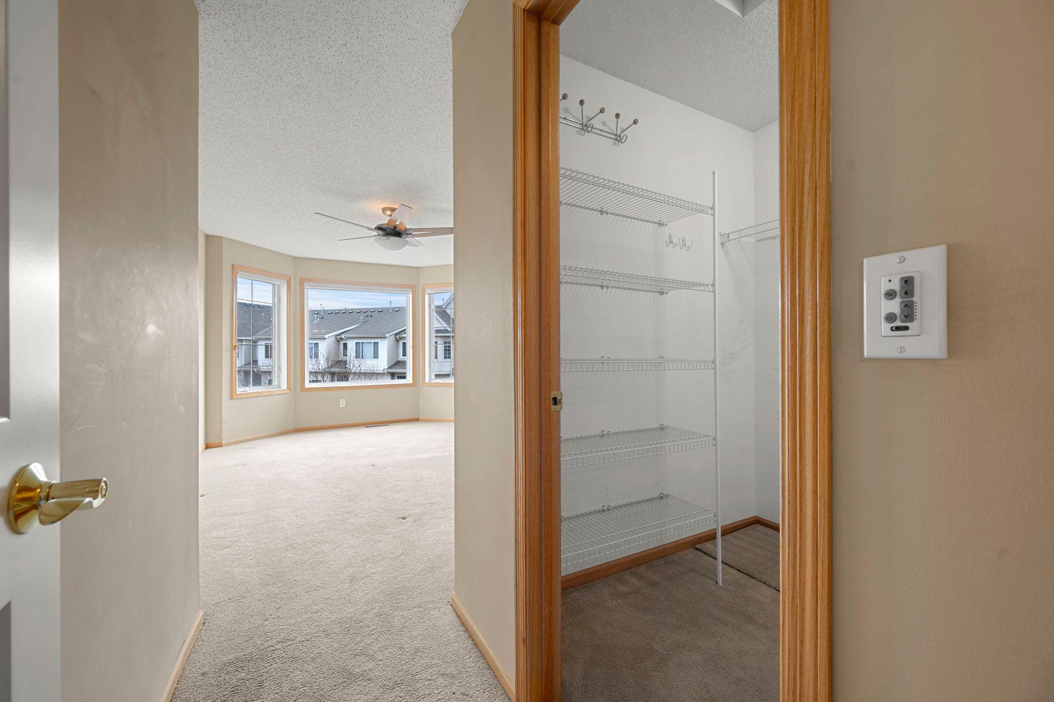 49-web-or-mls-2177 Eagle Trace Ln-159.jpg