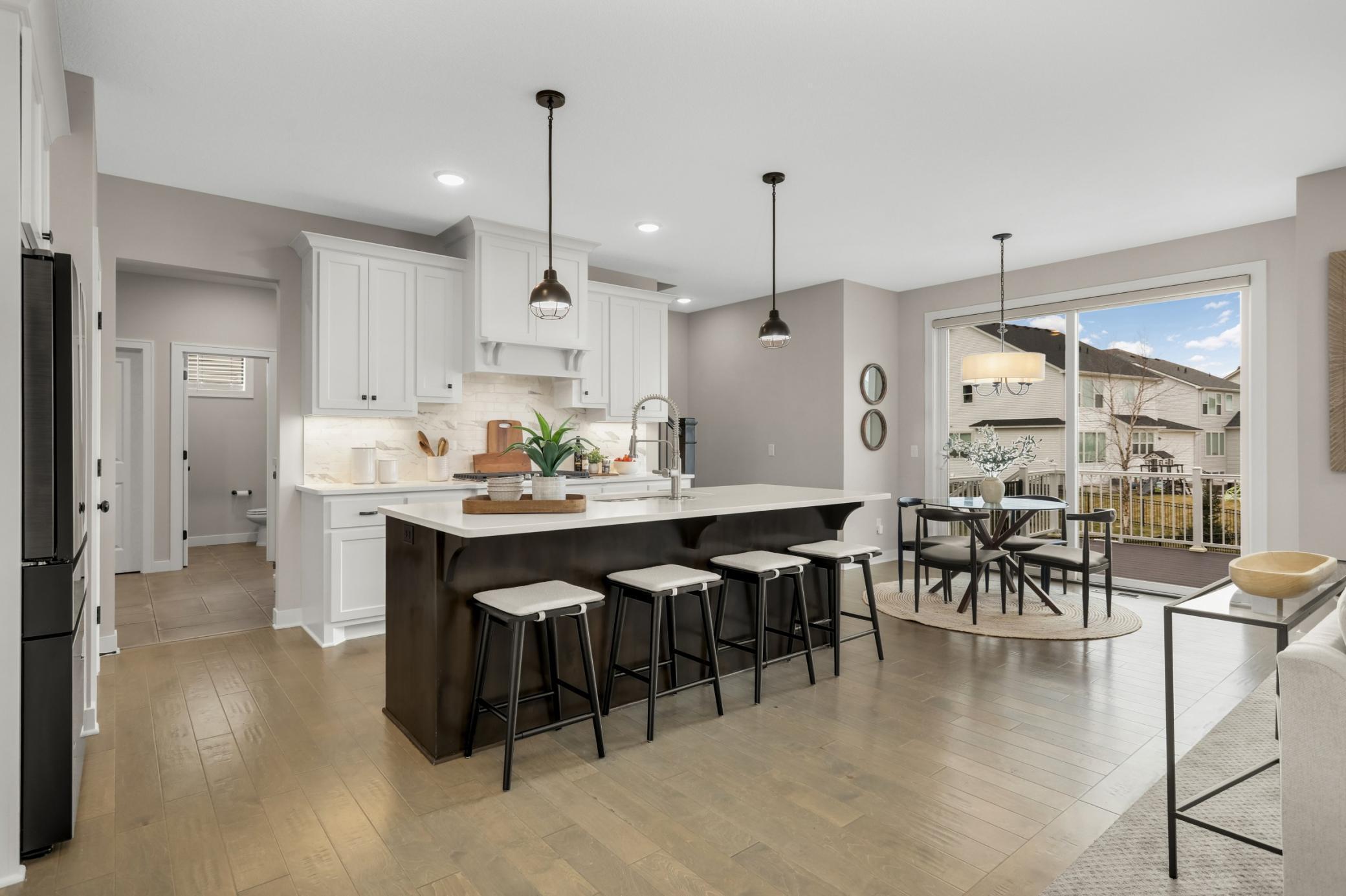 Gourmet Kitchen & Dining