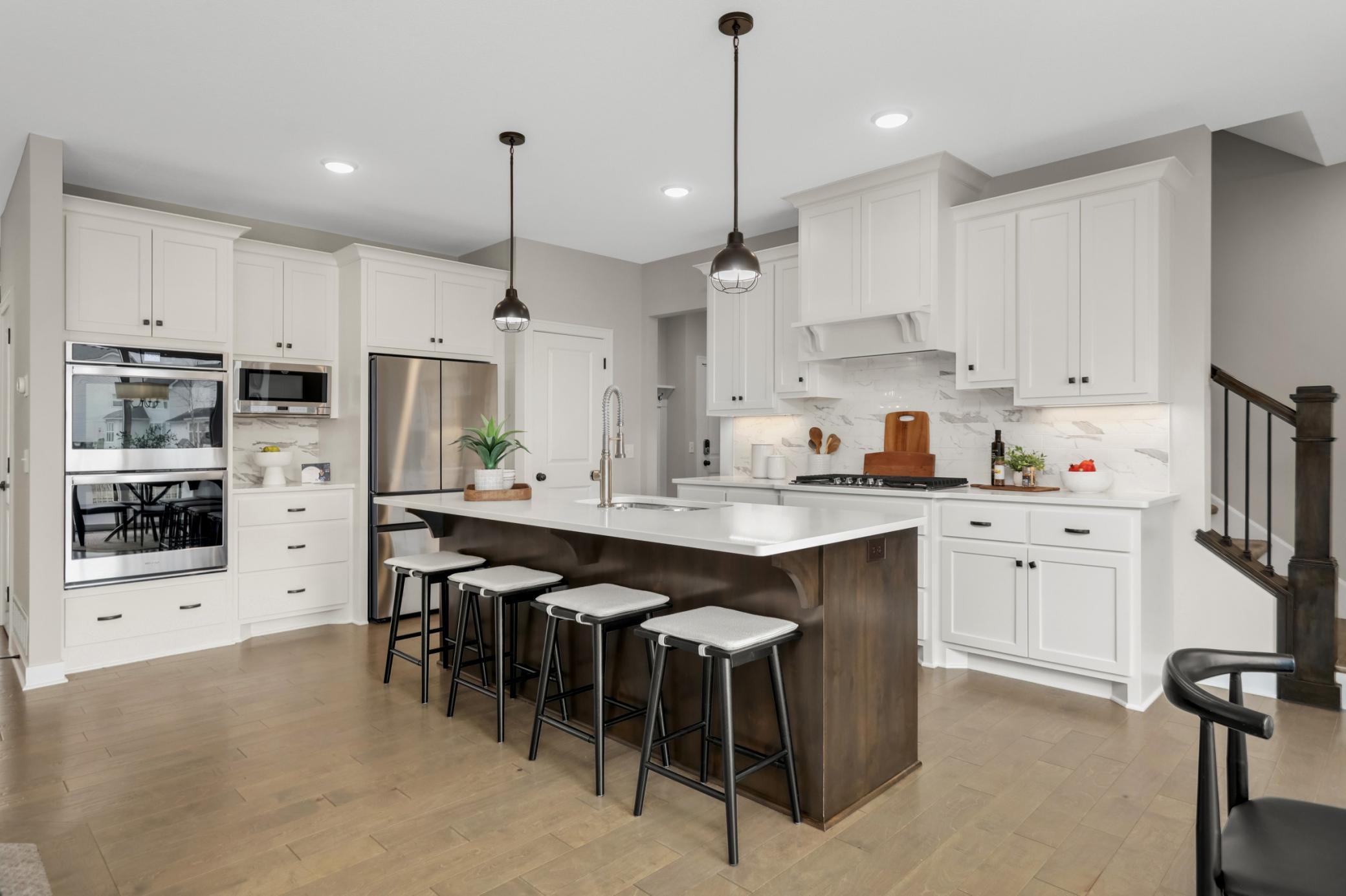 Gorgeous Gourmet Kitchen with Walk-in Pantry