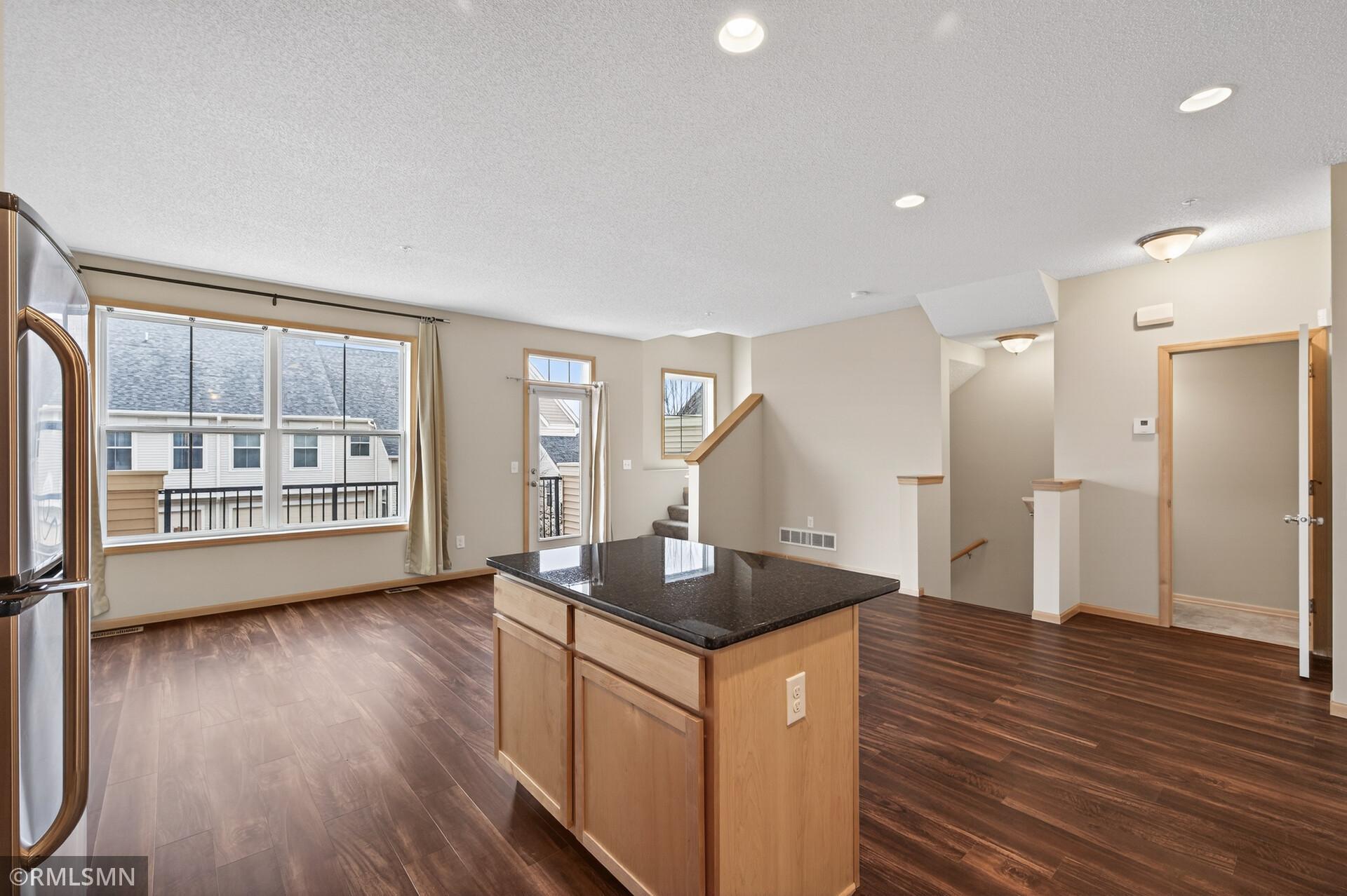 1d - Living - Kitchen.jpg